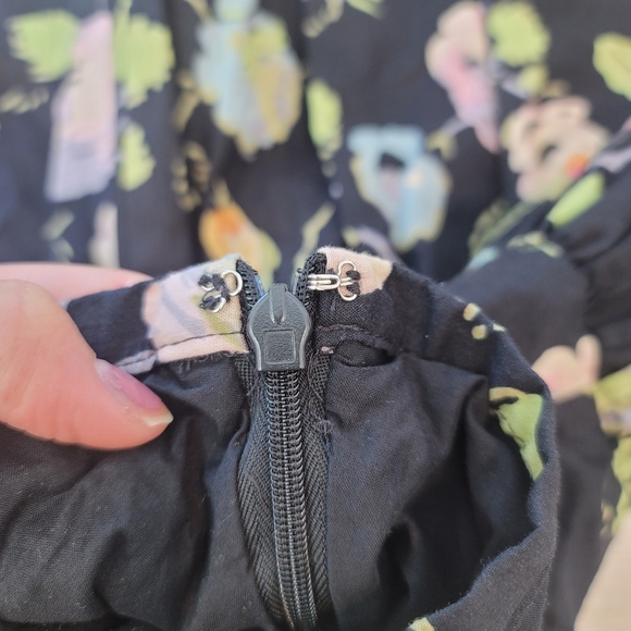 American Living Black Floral Print A-Line Skirt Women's Size 6 - Picture 9 of 11